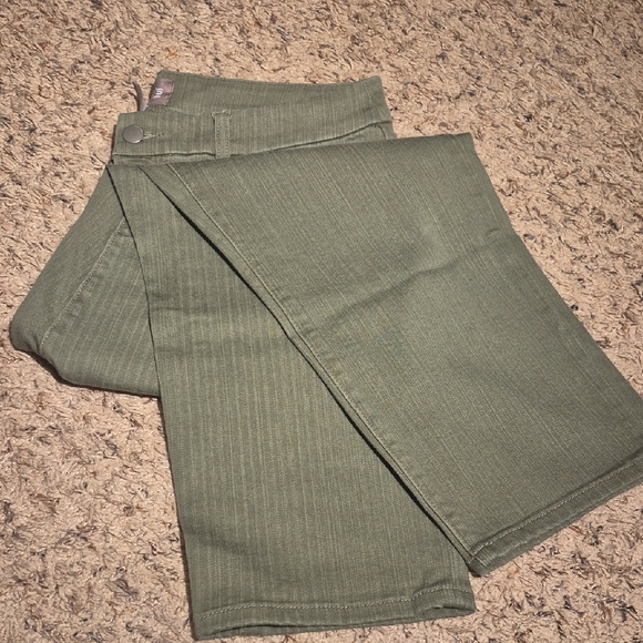 Chic Olive Skinny Jeans - Picture 6 of 6